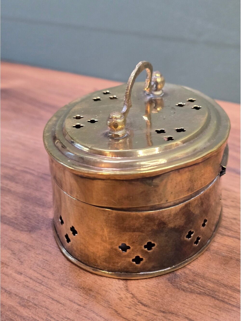 Vintage Pierced Brass Cricket Box Hinged Incense Trinket Caddy - Picture 2 of 7